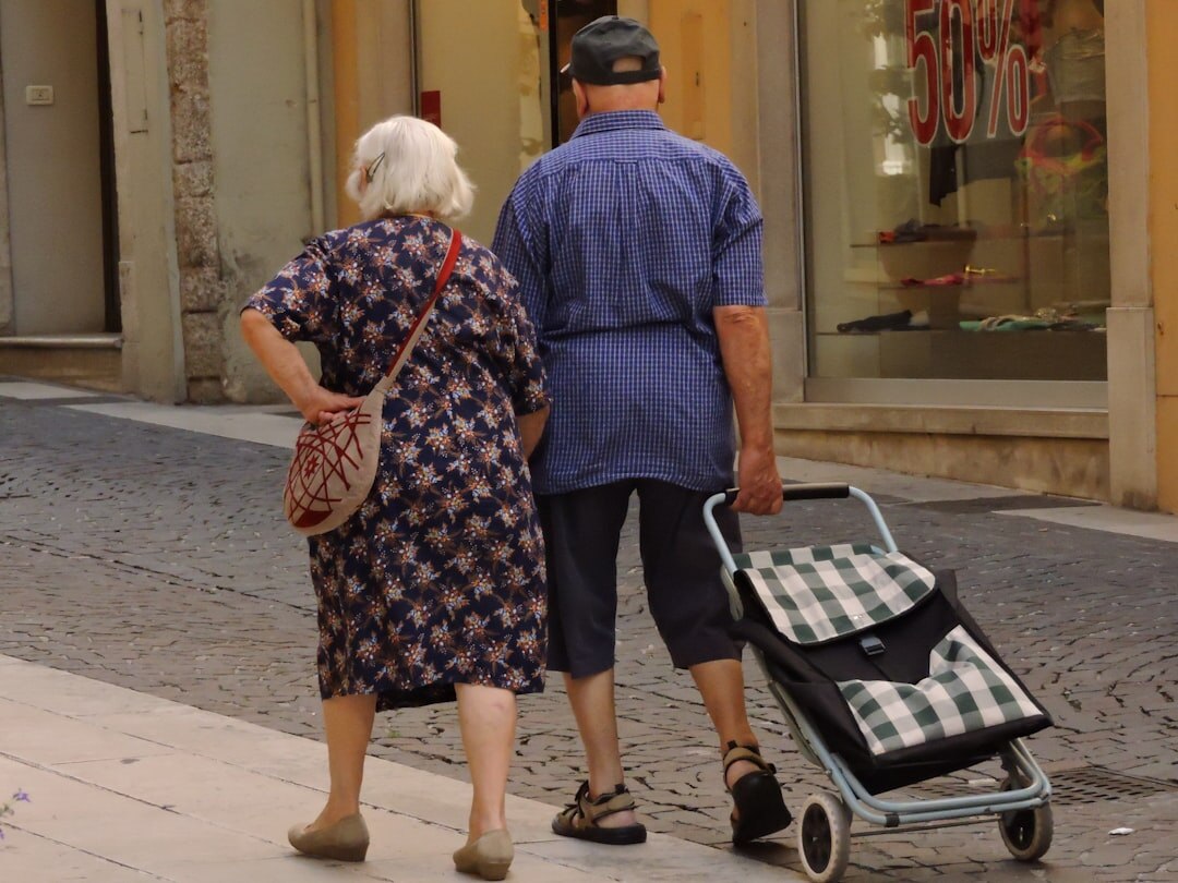 senior shopping with discount